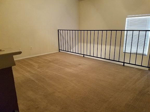 5th image of 79 Winchester Dr