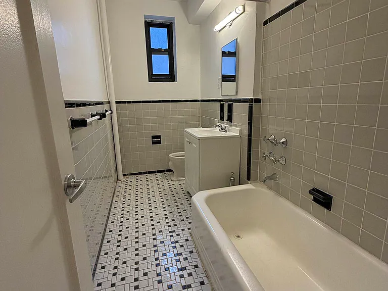 6939 Yellowstone Blvd #415 — Photo 9