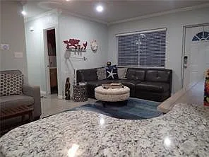 5950 NE 6th Ave — Photo 31
