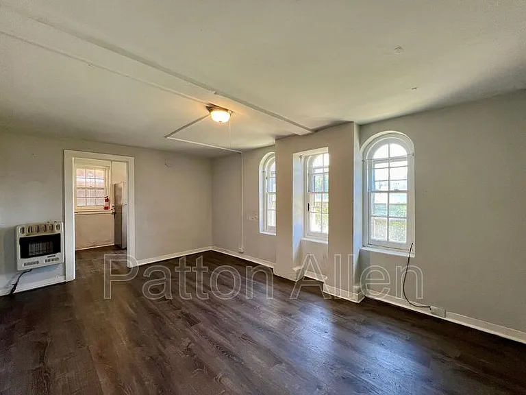 116 E Chestnut St #16 — Photo 13