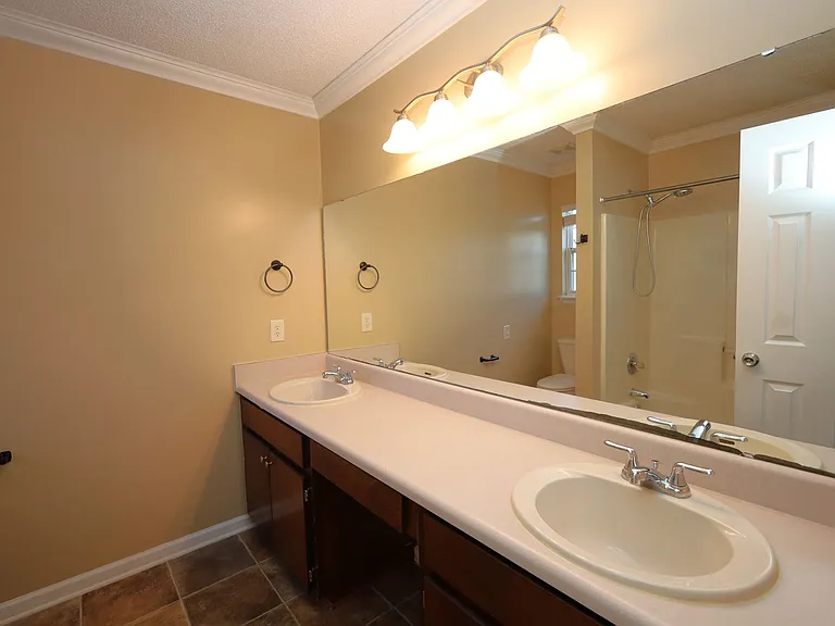3911 Nicole Ln — Photo 7
