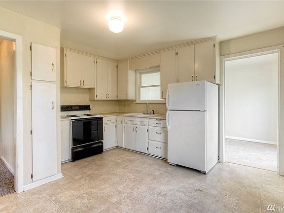 5th image of 9918 48th Ave E