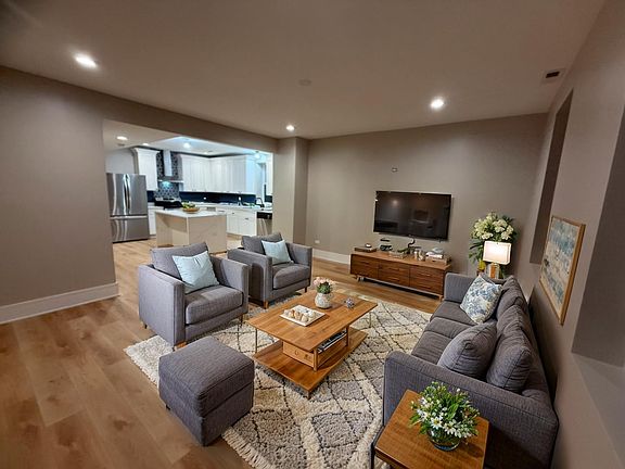 5th image of 7526 S Ellis Ave #1-2-3