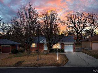 10132 Shapfield Ln, Saint Louis, MO 63123