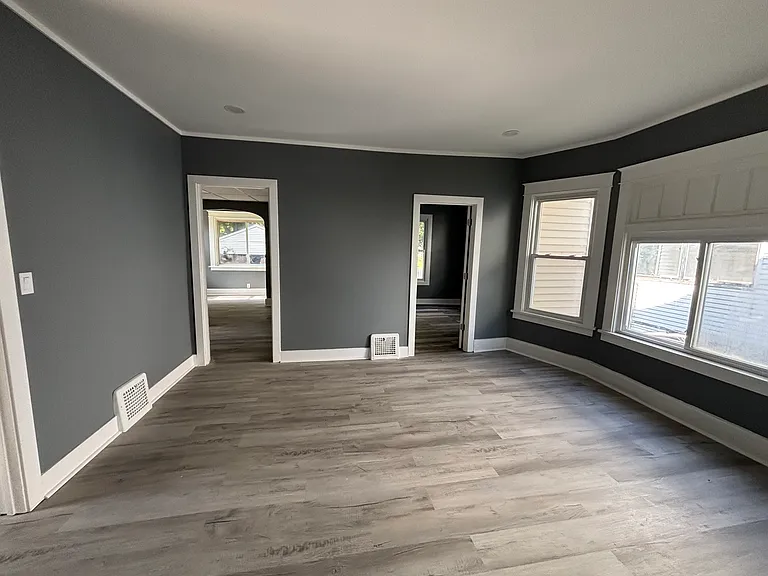 250 E Auburndale Ave — Photo 10