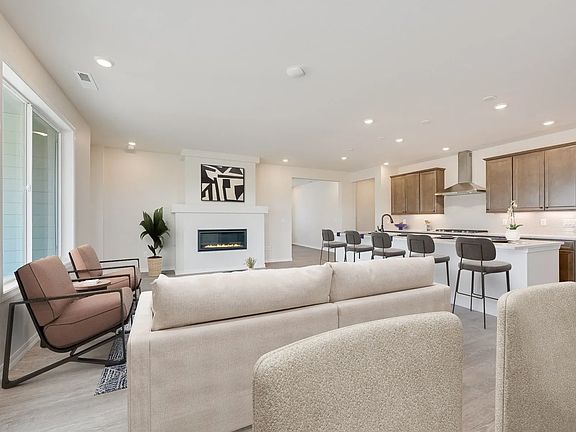Dining Room Virtually Staged