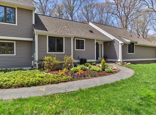 29 Woodrise Rd, Falmouth, MA 02540