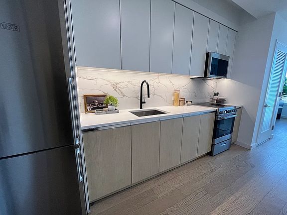 4th image of 88 Linden Blvd #4M
