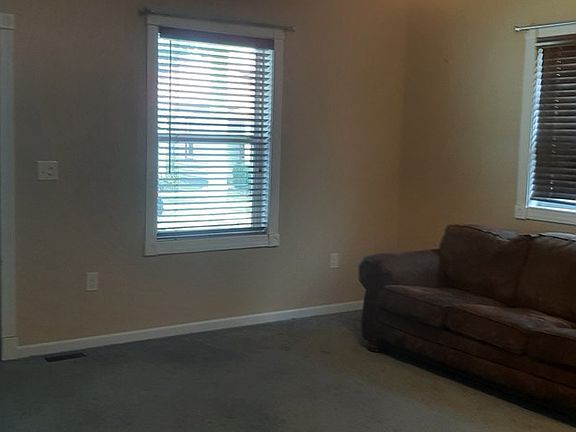 4th image of 5944 Woodland Ave