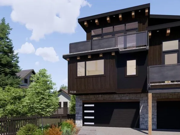 713A W 4th St, Canmore, AB T1W 2G6