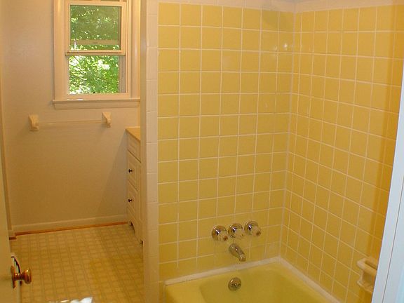 Recaulked and regrouted bath