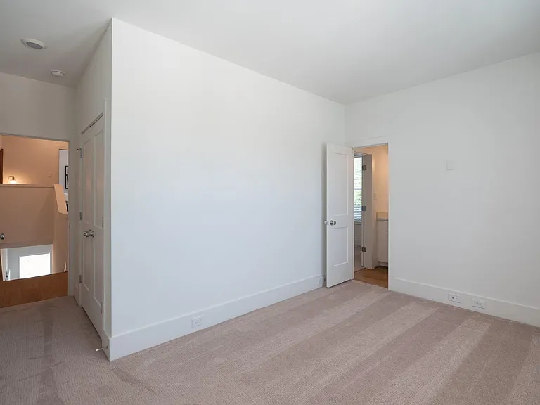 7613 Victory Reserve St — Photo 18