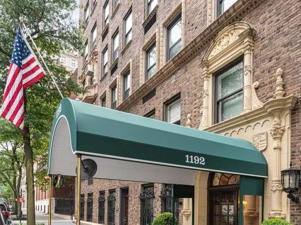 1192 Park Avenue image 1 of 27