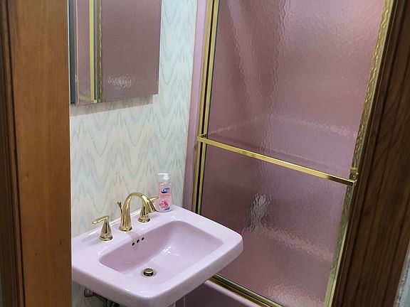 5th image of 2428 Gaul St #1
