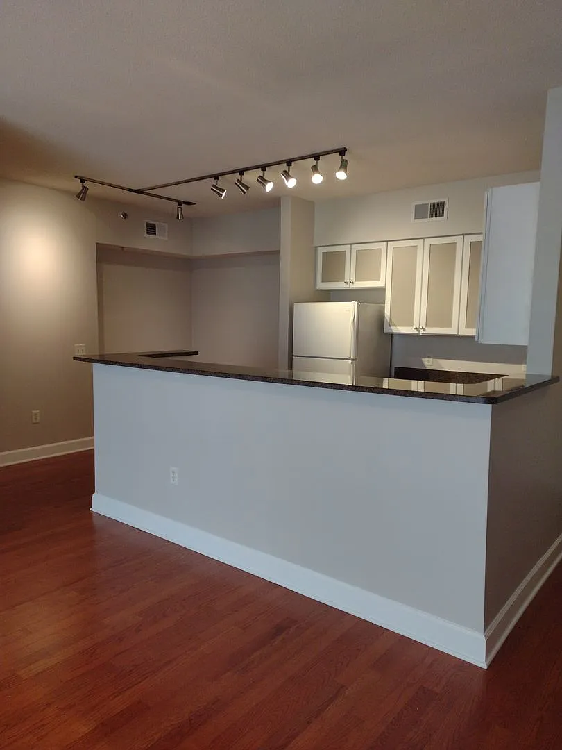 1315 East Blvd #406 — Photo 3