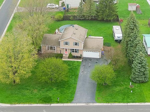 3rd image of 1372 Brookedge Dr