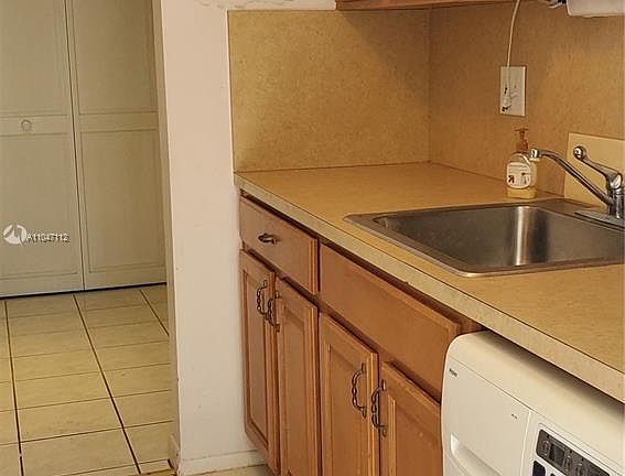 3rd image of 1407 NE 56th St APT 204