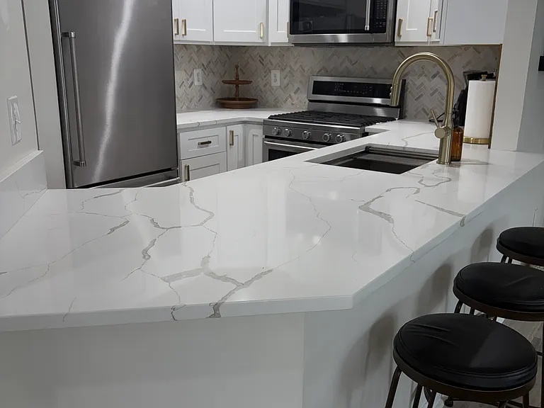 303 Dalton Ct — Photo 3