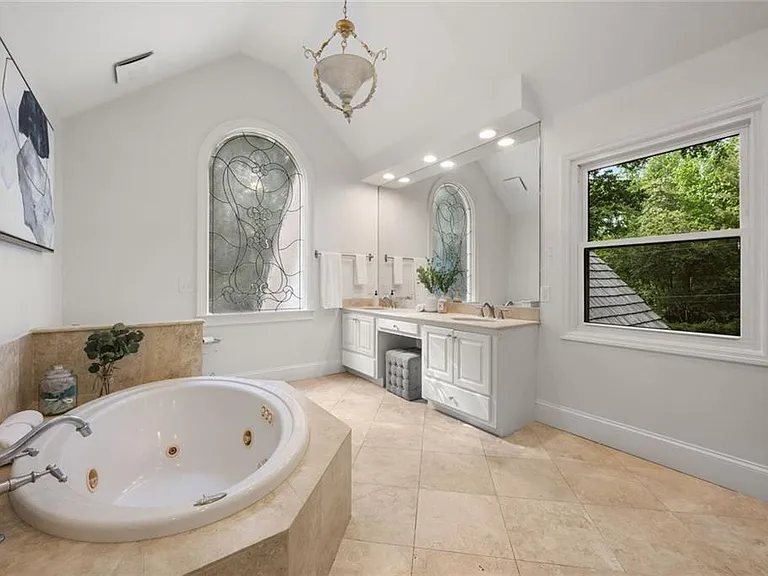1260 Heards Ferry Rd — Photo 40