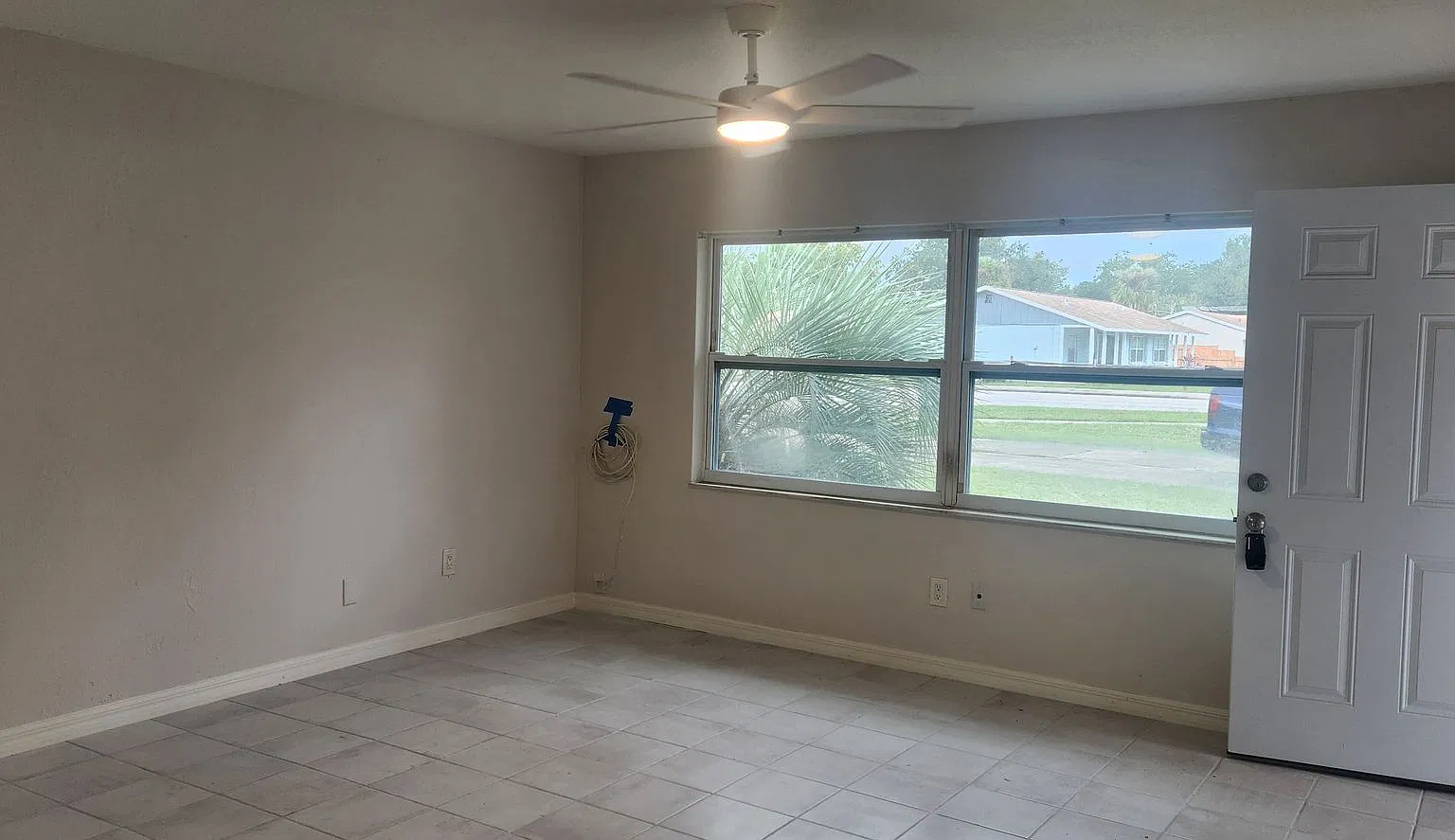 2 bedroom 1 bath — Photo 2
