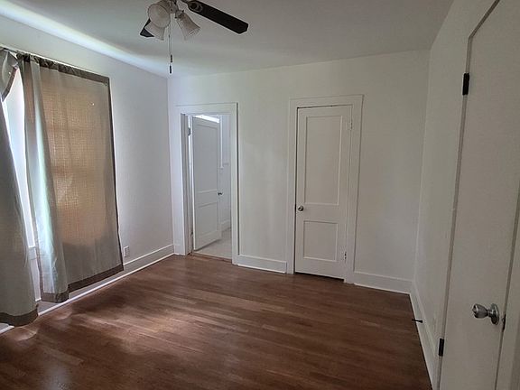 5th image of 121 N Van Buren St