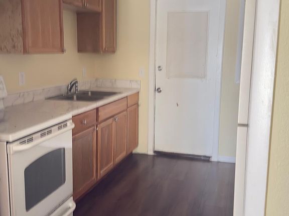 3rd image of 2313 Olivet Ave