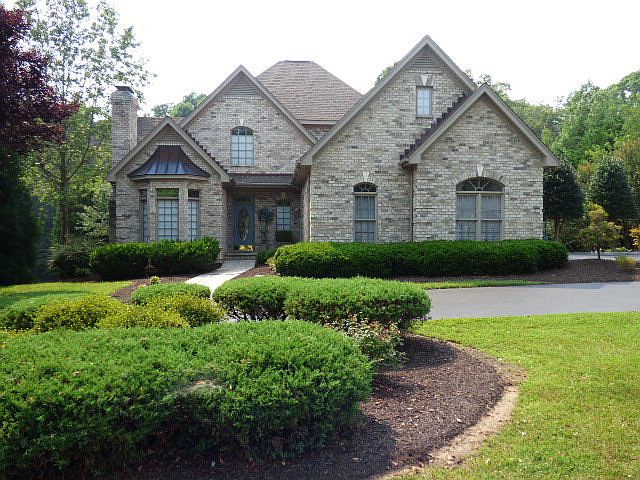 1st image of 264 Wyndover Dr