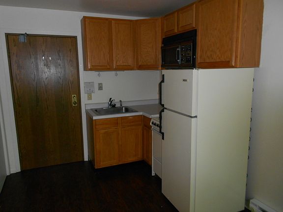 2nd image of 622 N Milwaukee Ave APT B