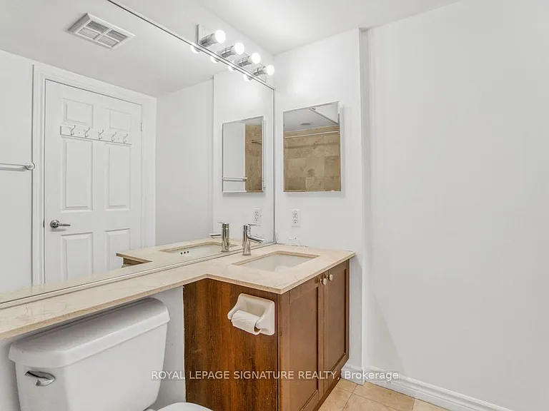 761 Bay St #1914 — Photo 29