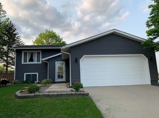 813 39th St SW, Rochester, MN 55902