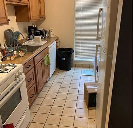 5th image of 426 College Park Dr