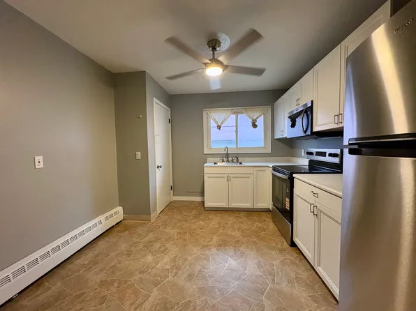 105 18th Ave SW APT 1, Minot, ND 58701