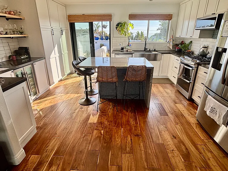 2064 Glasgow Ave — Photo 17