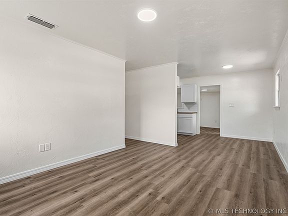5th image of 79 6th St