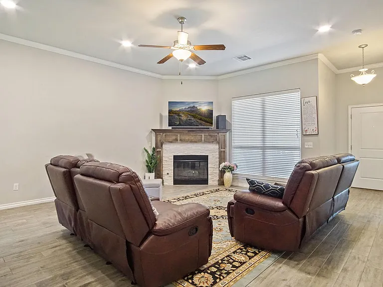 6613 NW 158th St — Photo 5
