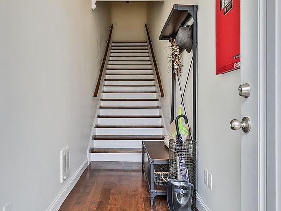 3rd image of 26 Titcomb St #2