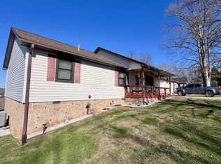 225 Oakwood Estates Dr, Lenoir City, TN 37772