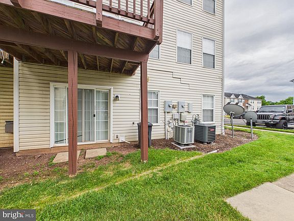 4th image of 7981 Calvary Ct