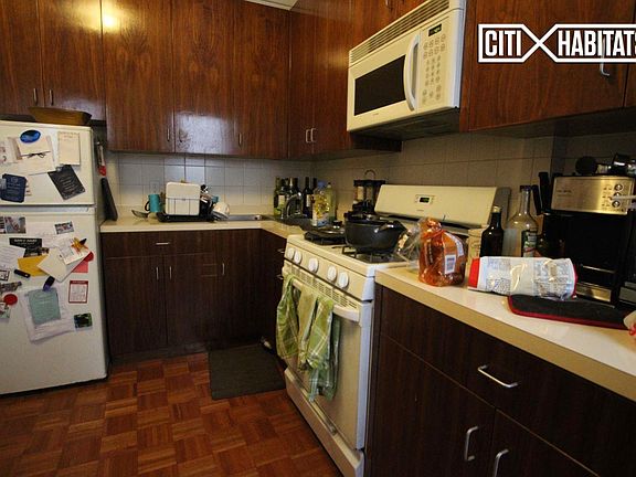 4th image of 1581 1st Ave APT 2