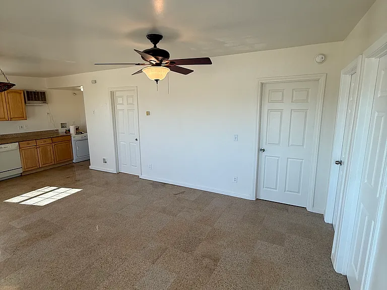62350 Belmont St — Photo 9