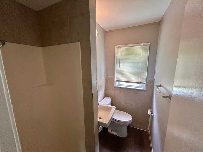 8255 Lakeview Dr — Photo 5
