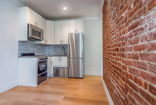 Rented by Bold New York | media 26