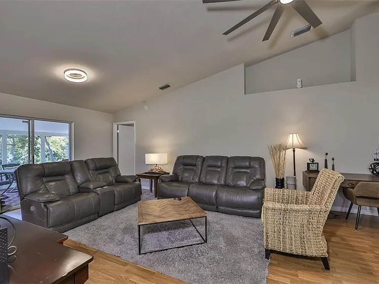 128 Lookout Dr — Photo 7