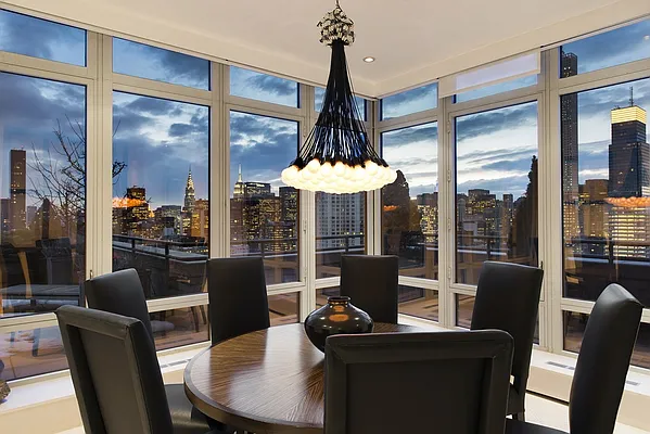 Sold by Nest Seekers International | media 25