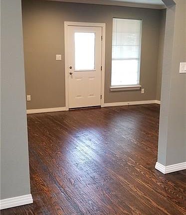 3rd image of 1023 S Glasgow Dr