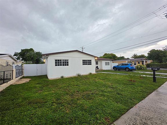 3rd image of 1360 NW 172nd St