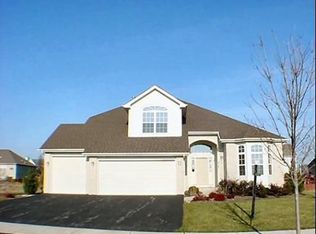 2141 Roaring Creek Dr, Aurora, IL 60503
