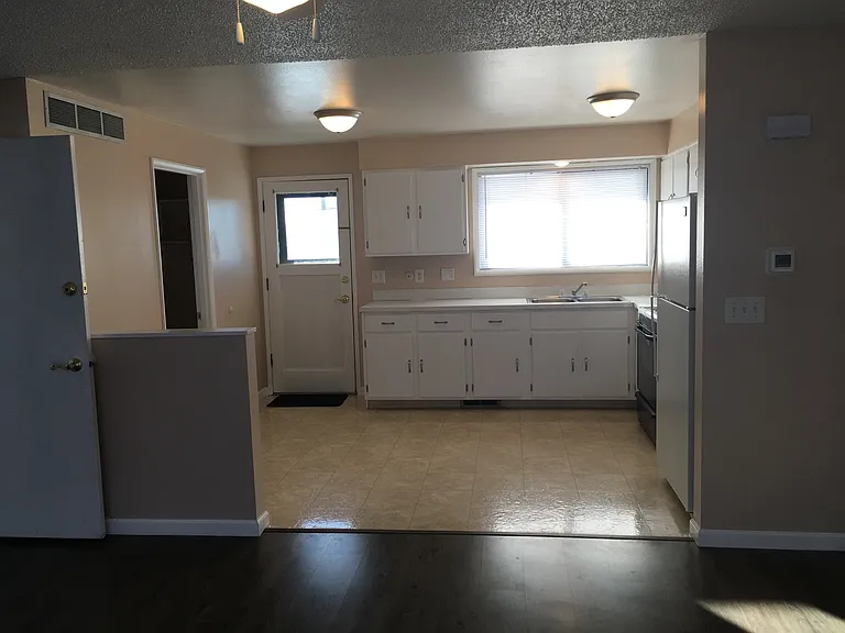 1444 Lynn Ave — Photo 5