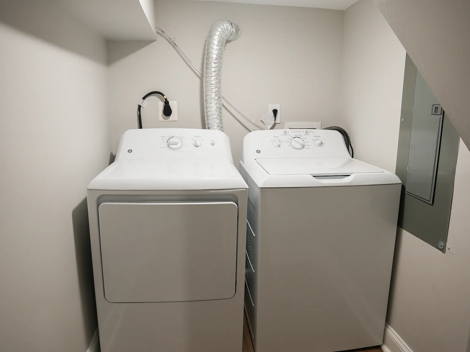 2 bed, 1.5 bath, $1,700 — Photo 2