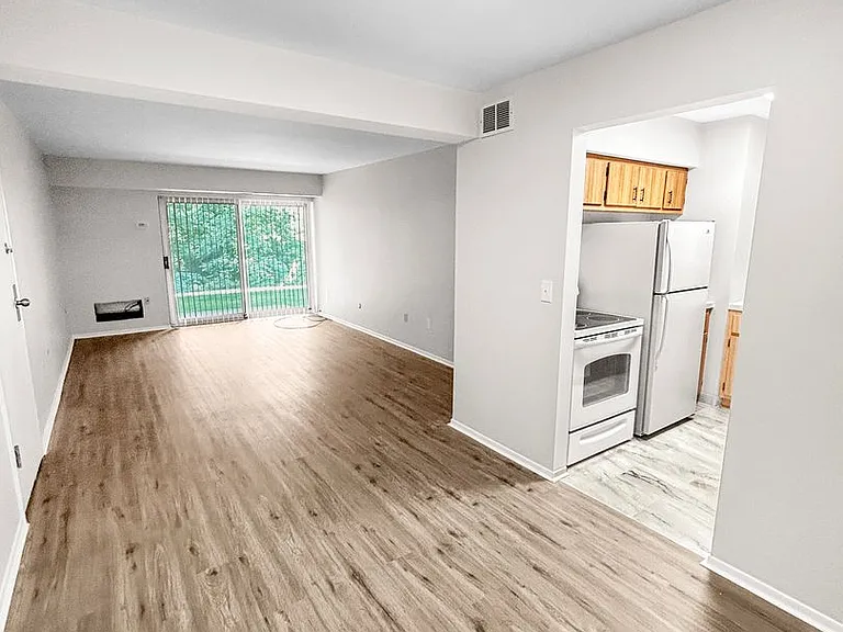 5085 Sanlin Dr — Photo 1
